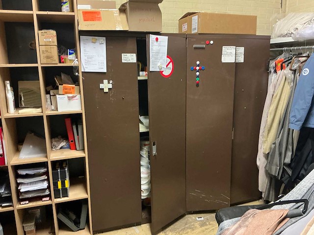 Inhoud magazijn - afbeelding 14 van  17