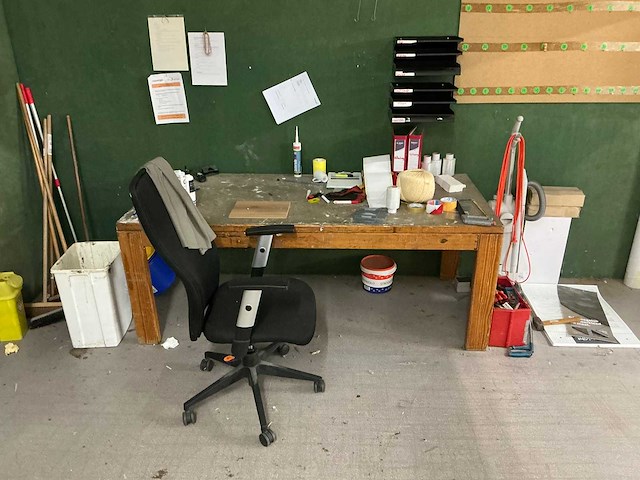 Inhoud magazijn - afbeelding 7 van  19