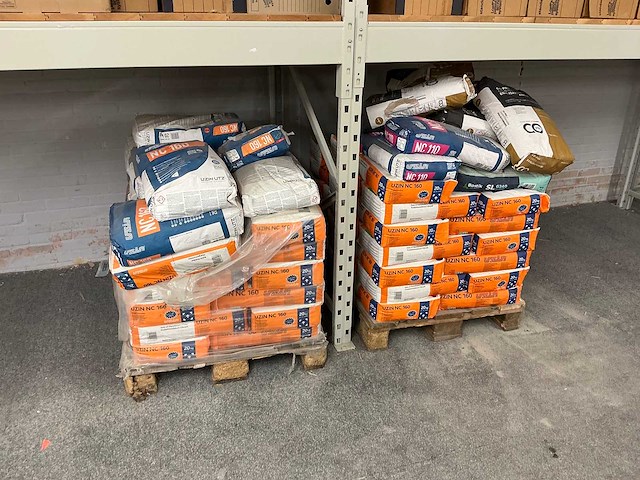 Inhoud magazijn - afbeelding 12 van  19