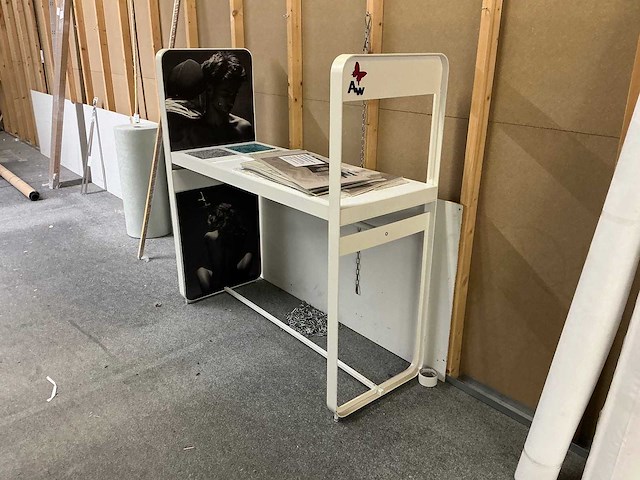 Inhoud magazijn - afbeelding 15 van  19