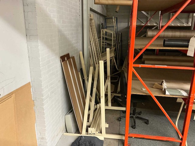 Inhoud magazijn - afbeelding 19 van  19