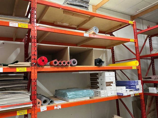 Inhoud magazijn - afbeelding 1 van  14