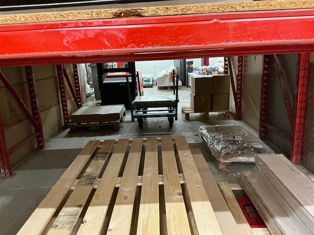 Inhoud magazijn - afbeelding 11 van  14