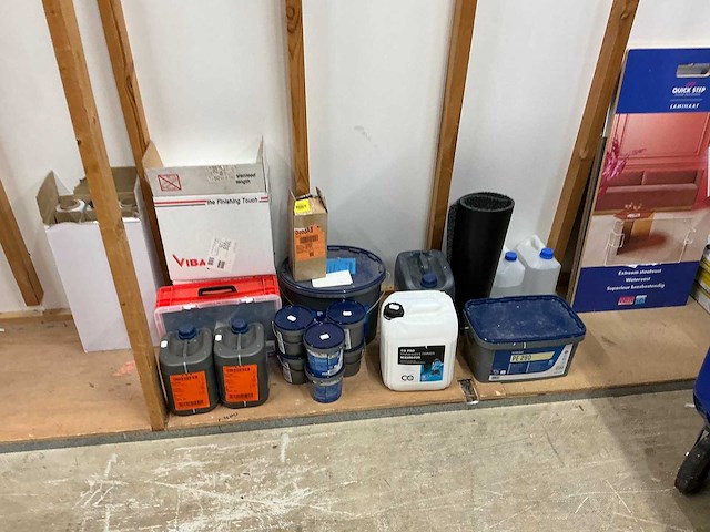 Inhoud magazijn - afbeelding 12 van  14