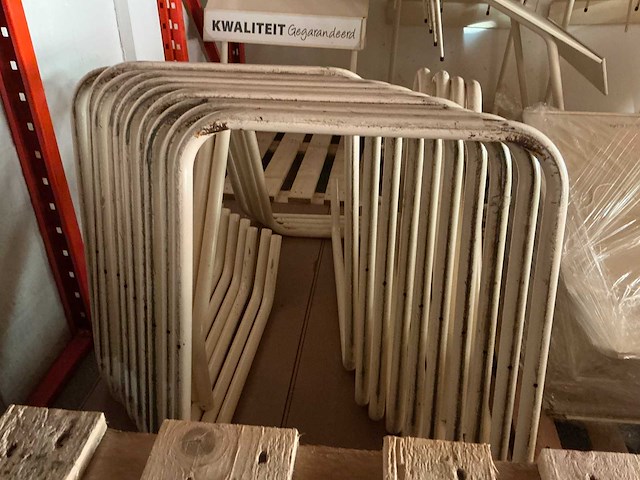 Inhoud magazijn - afbeelding 11 van  17