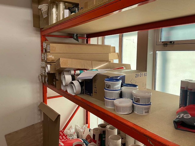 Inhoud magazijn - afbeelding 16 van  17