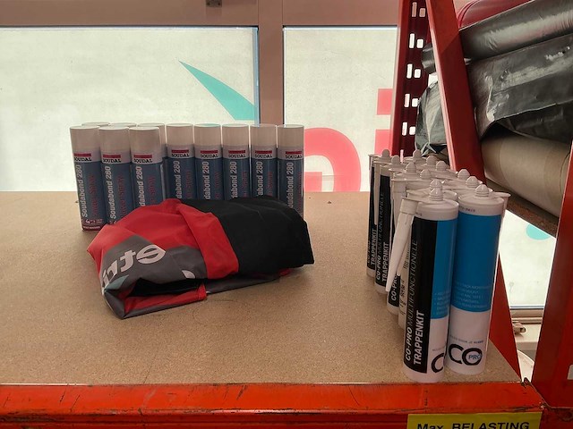 Inhoud magazijn - afbeelding 17 van  17