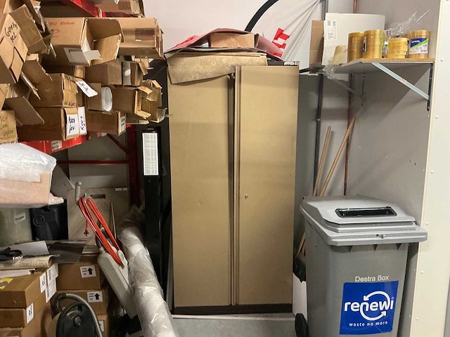 Inhoud magazijn - afbeelding 2 van  12