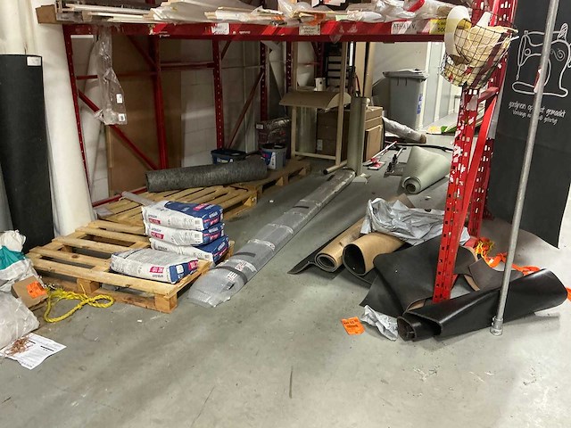 Inhoud magazijn - afbeelding 9 van  12