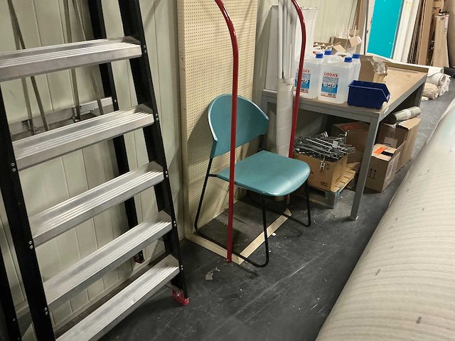 Inhoud magazijn - afbeelding 6 van  9