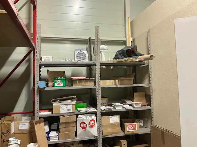 Inhoud magazijn - afbeelding 8 van  9