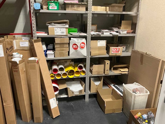 Inhoud magazijn - afbeelding 9 van  9