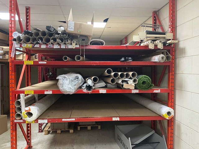 Inhoud magazijn - afbeelding 3 van  8