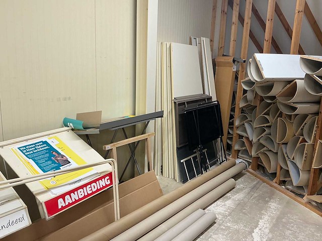 Inhoud magazijn - afbeelding 2 van  4