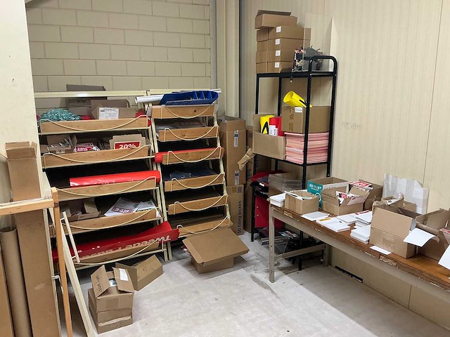 Inhoud magazijn - afbeelding 3 van  4