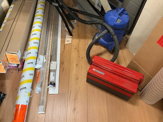 Inhoud magazijn - afbeelding 6 van  7