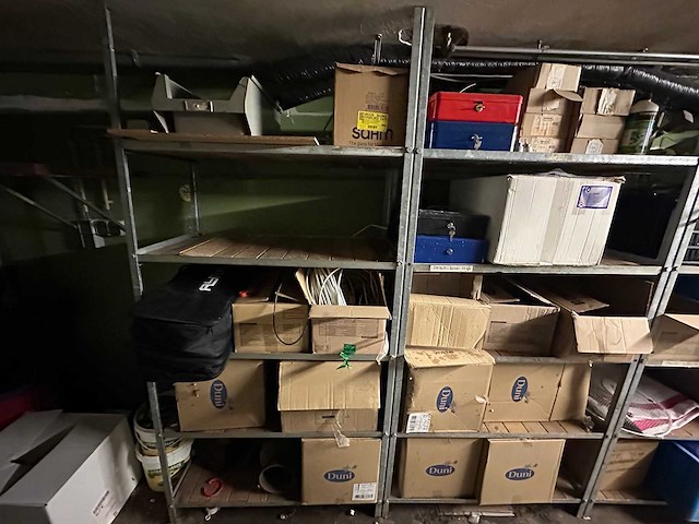 Inhoud magazijn - afbeelding 4 van  9