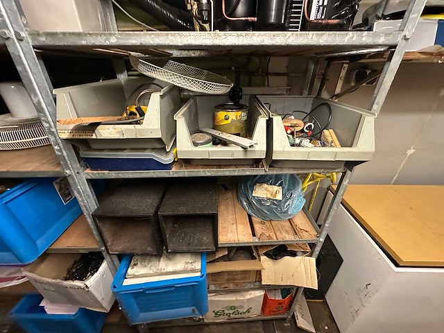 Inhoud magazijn - afbeelding 6 van  9