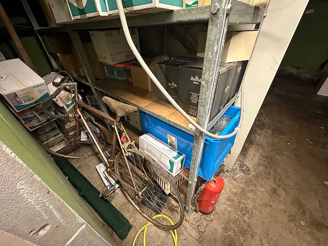 Inhoud magazijn - afbeelding 9 van  9