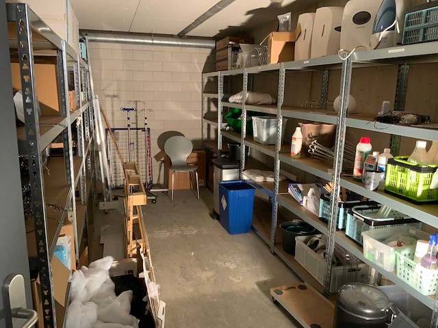 Inhoud magazijn - afbeelding 1 van  40