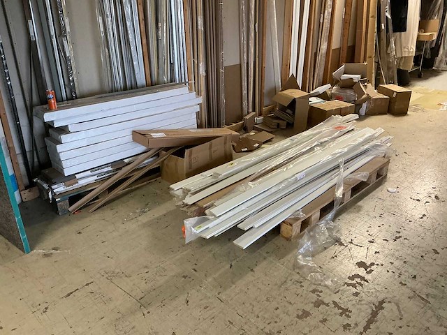 Inhoud magazijn - afbeelding 13 van  13