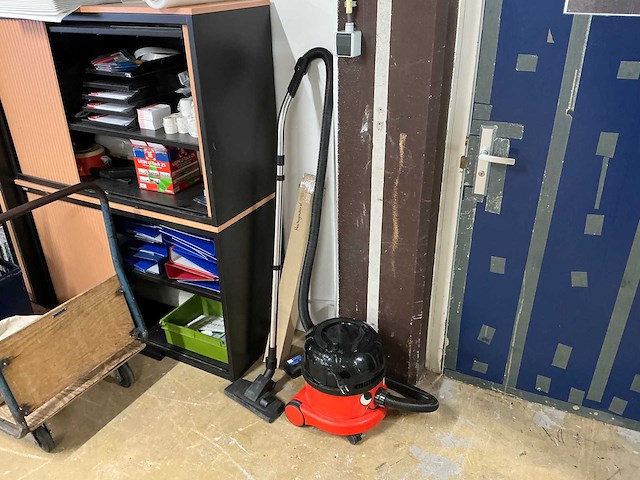 Inhoud magazijn - afbeelding 3 van  18