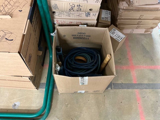 Inhoud magazijn - afbeelding 9 van  18