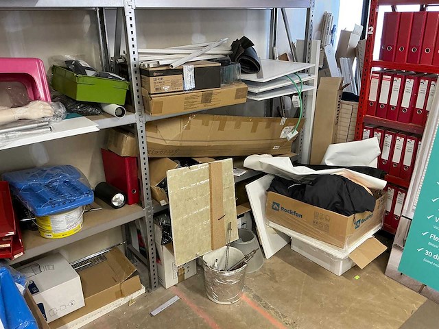 Inhoud magazijn - afbeelding 11 van  18