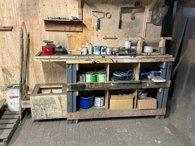 Inhoud magazijn - afbeelding 18 van  27