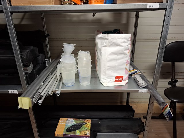 Inhoud magazijn - afbeelding 14 van  51