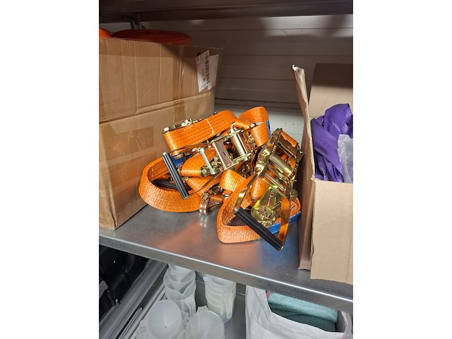 Inhoud magazijn - afbeelding 17 van  51