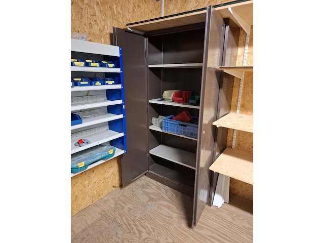 Inhoud magazijn - afbeelding 20 van  51