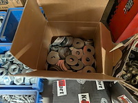 Inhoud magazijn - afbeelding 15 van  108