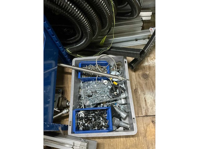 Inhoud magazijn - afbeelding 17 van  40