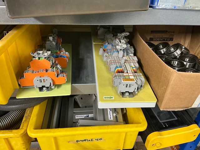 Inhoud magazijn - afbeelding 20 van  40