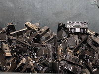 Inhoud magazijnkast en metalen bak met scharnieren blum in diverse uitvoeringen en meubelpoten. - afbeelding 3 van  3