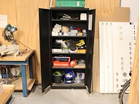 Inhoud magazijnkast m308 w.o. kabel, touw installatieproducten en gereedschappen.