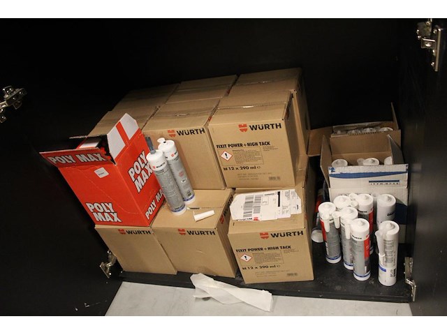 Inhoud magazijnkast w.o. kitten en tape - afbeelding 2 van  5