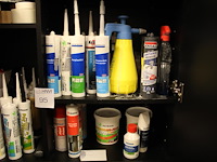 Inhoud magazijnkast w.o. kitten en tape - afbeelding 3 van  5