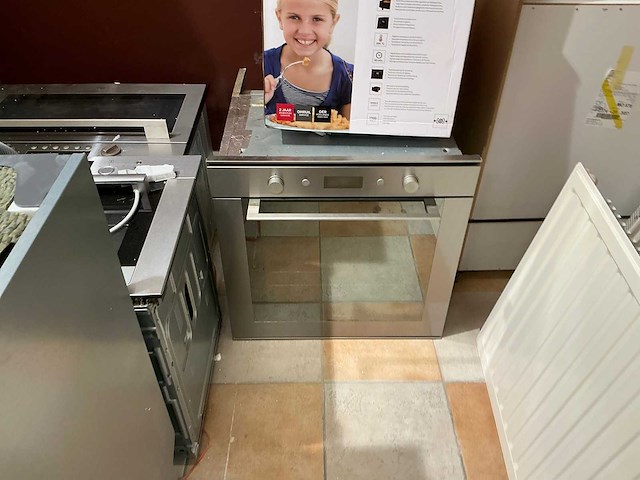 Inhoud magazijnruimte - afbeelding 10 van  24