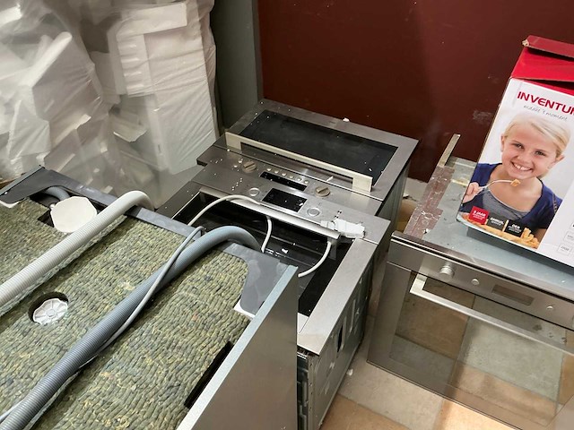 Inhoud magazijnruimte - afbeelding 11 van  24