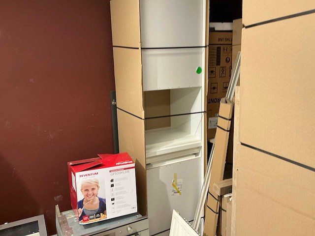 Inhoud magazijnruimte - afbeelding 13 van  24