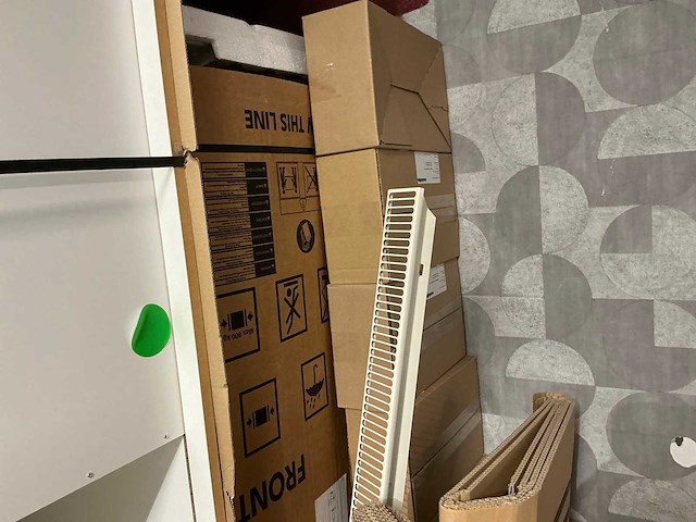 Inhoud magazijnruimte - afbeelding 15 van  24