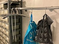 Inhoud magazijnruimte - afbeelding 4 van  12