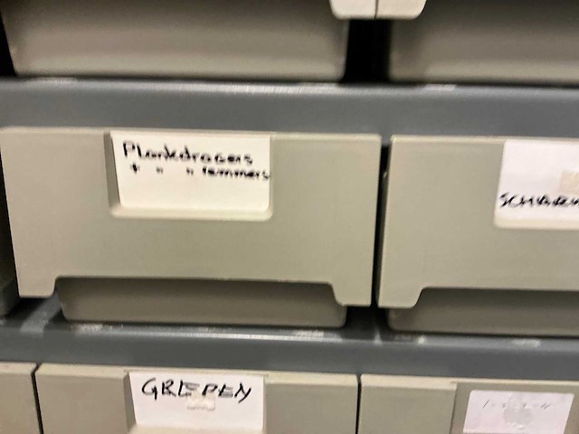 Inhoud magazijnruimte - afbeelding 12 van  12