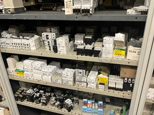 Inhoud onderdelen magazijn - afbeelding 13 van  41