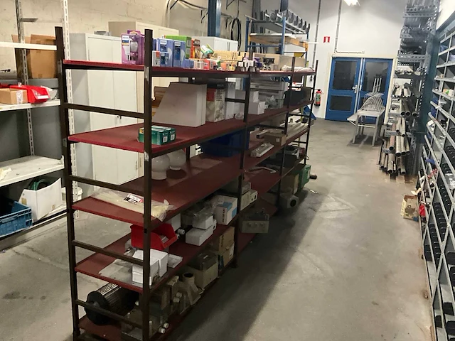 Inhoud onderdelen magazijn - afbeelding 35 van  41