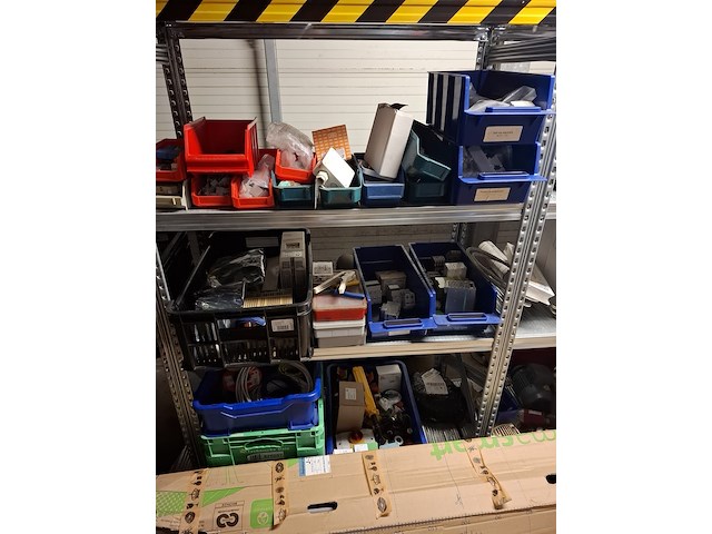 Inhoud onderdelen magazijn - afbeelding 28 van  56