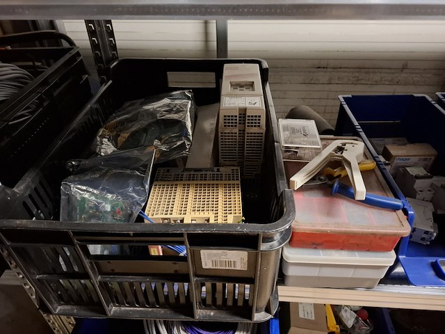 Inhoud onderdelen magazijn - afbeelding 31 van  56