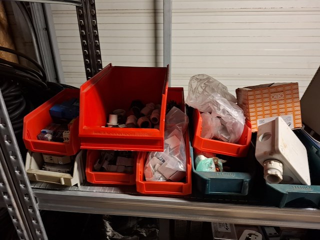 Inhoud onderdelen magazijn - afbeelding 32 van  56